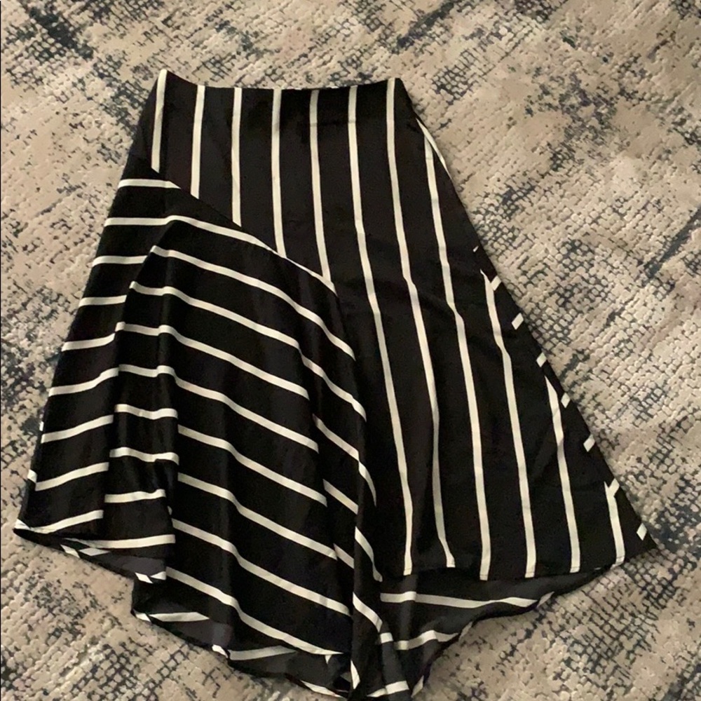 Flowey skirt silky material brand new never worn